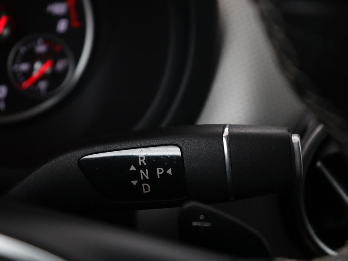 Mercedes-Benz B-Klasse Mercedes-Benz B-klasse 180 Ambition | Half leder | Cruise control | Navigatie |  Bluetooth | Airco | Camera | Park assist | Trekhaak