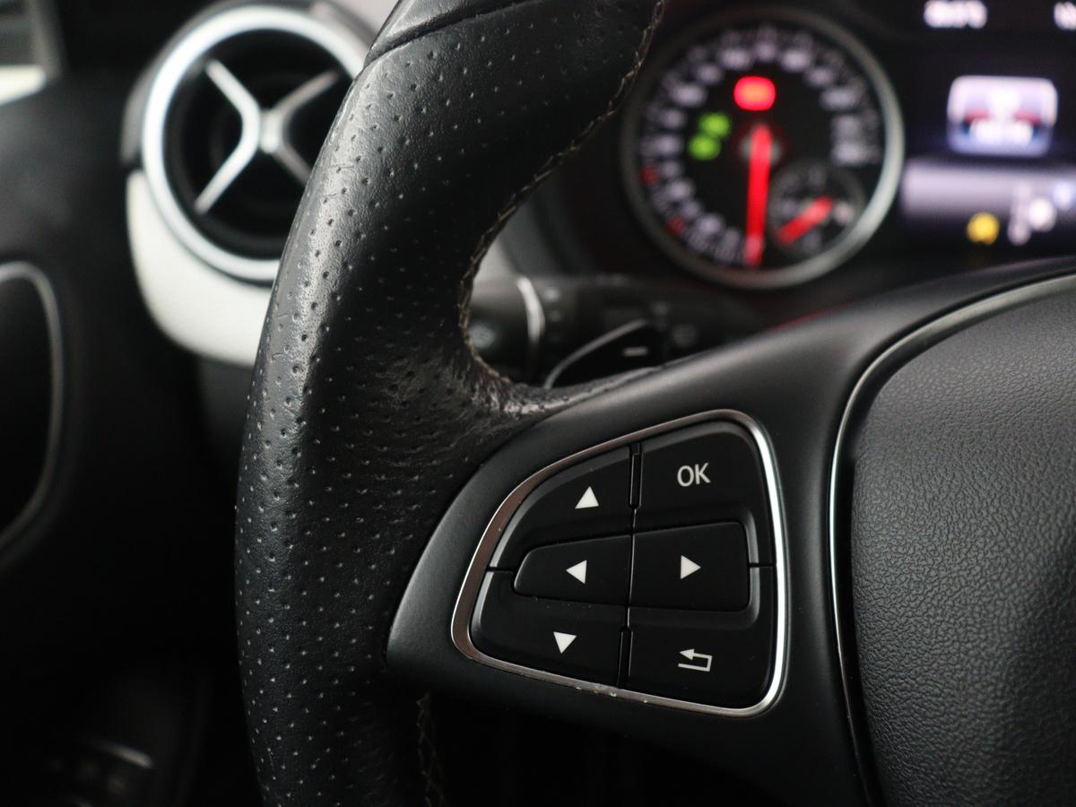 Mercedes-Benz B-Klasse Mercedes-Benz B-klasse 180 Ambition | Half leder | Cruise control | Navigatie |  Bluetooth | Airco | Camera | Park assist | Trekhaak