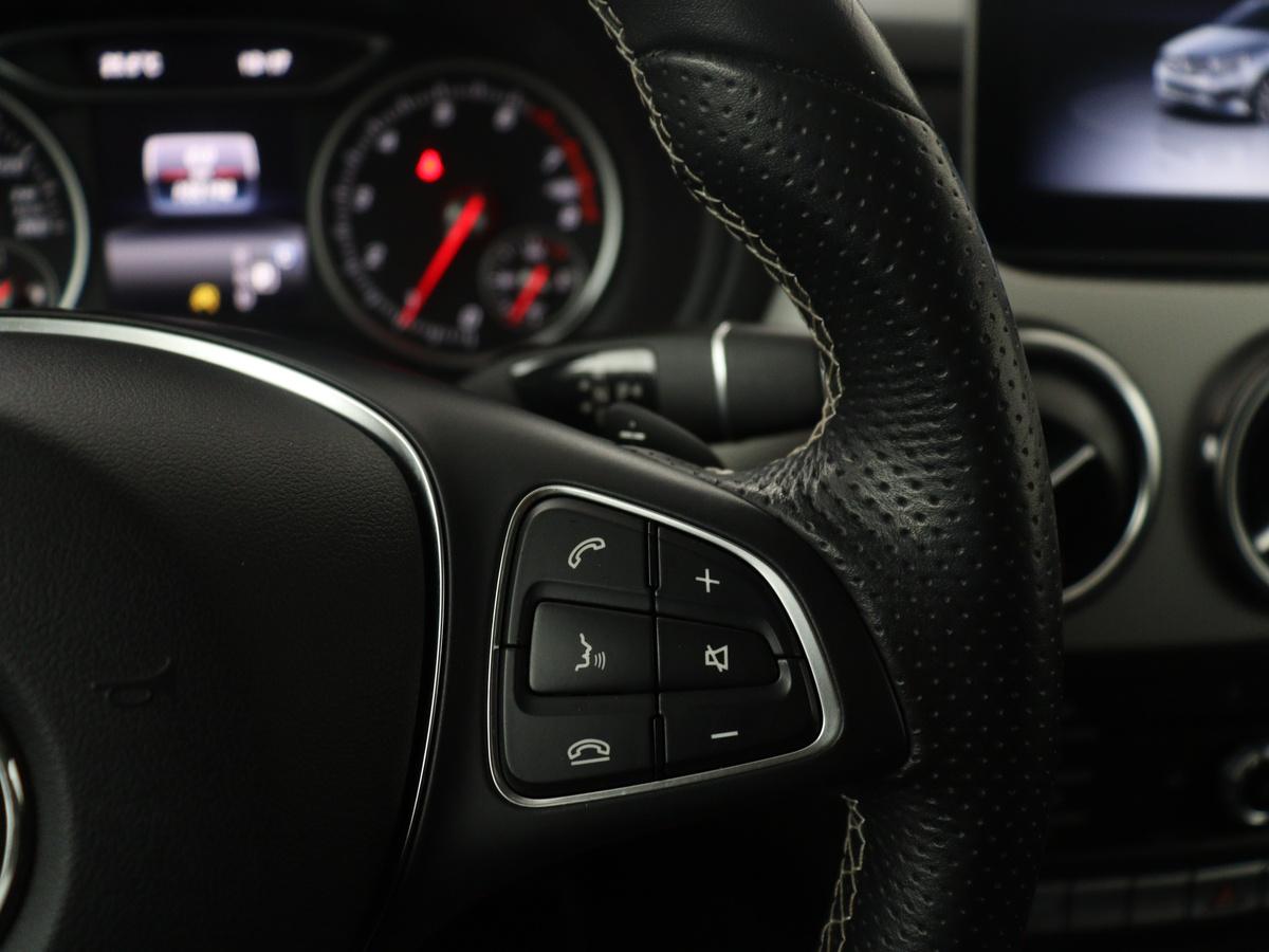 Mercedes-Benz B-Klasse Mercedes-Benz B-klasse 180 Ambition | Half leder | Cruise control | Navigatie |  Bluetooth | Airco | Camera | Park assist | Trekhaak