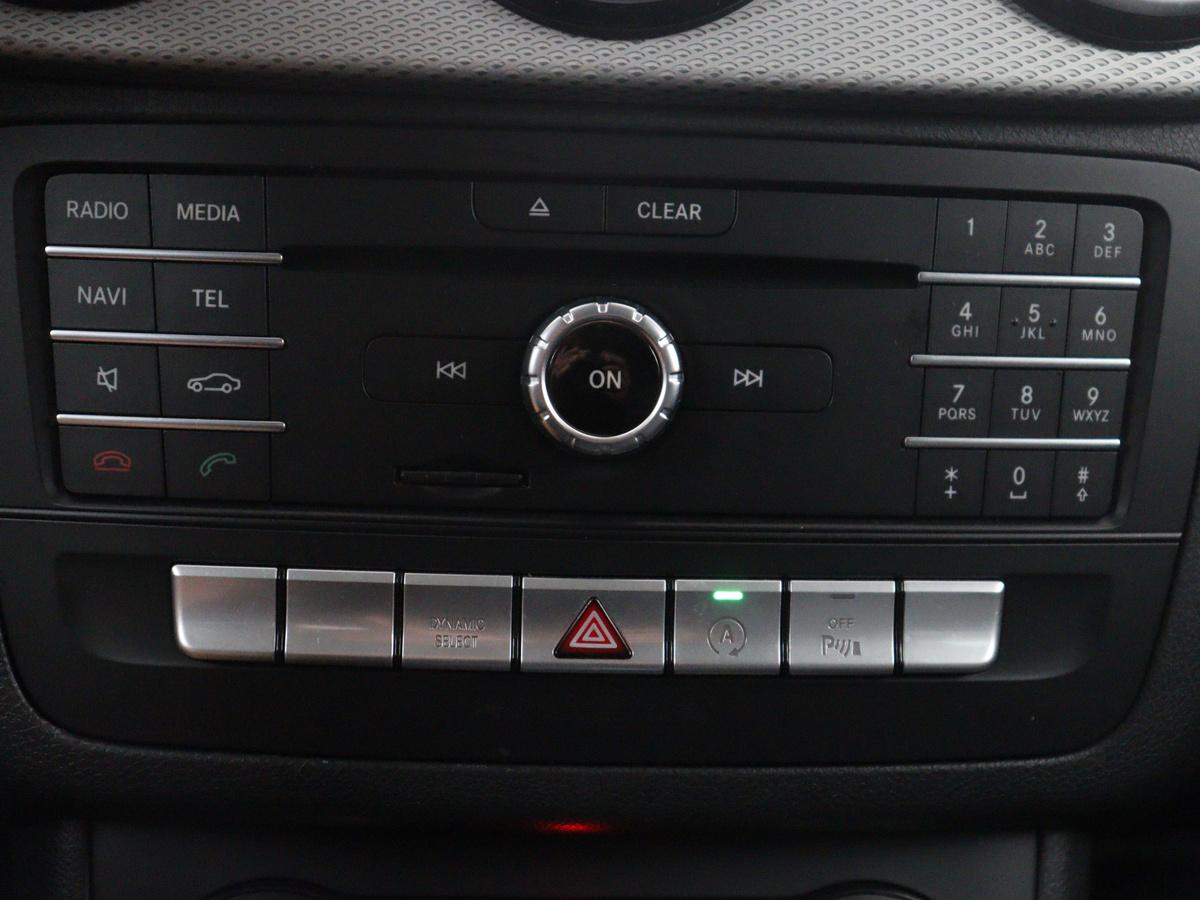 Mercedes-Benz B-Klasse Mercedes-Benz B-klasse 180 Ambition | Half leder | Cruise control | Navigatie |  Bluetooth | Airco | Camera | Park assist | Trekhaak