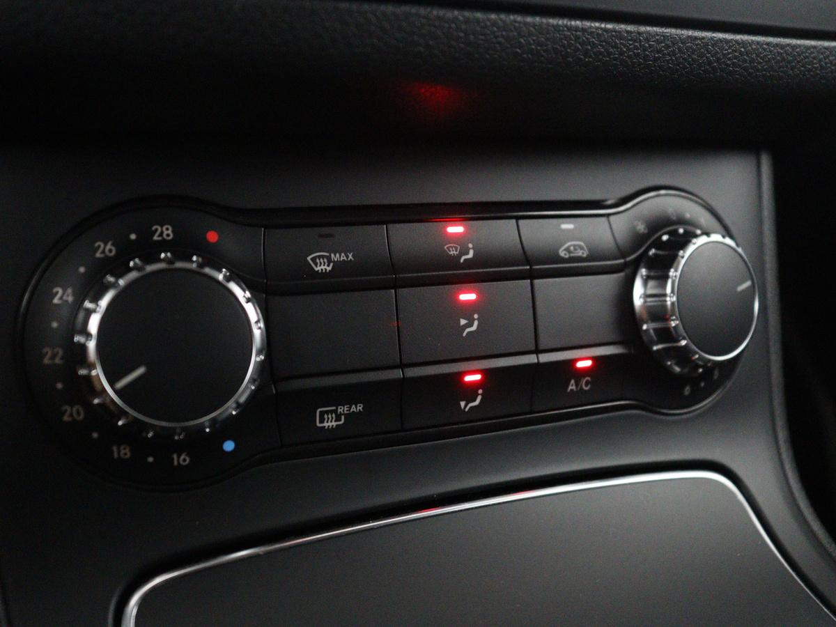 Mercedes-Benz B-Klasse Mercedes-Benz B-klasse 180 Ambition | Half leder | Cruise control | Navigatie |  Bluetooth | Airco | Camera | Park assist | Trekhaak