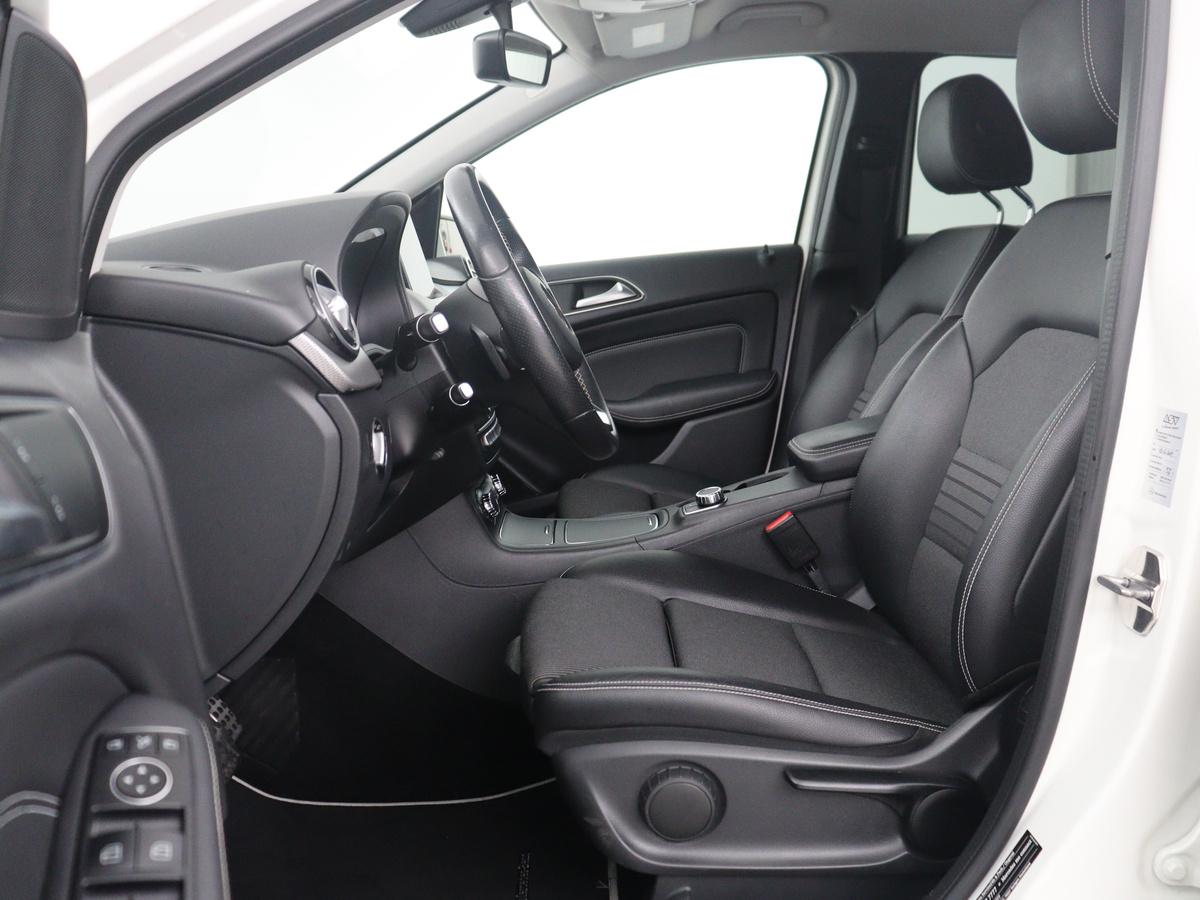Mercedes-Benz B-Klasse Mercedes-Benz B-klasse 180 Ambition | Half leder | Cruise control | Navigatie |  Bluetooth | Airco | Camera | Park assist | Trekhaak