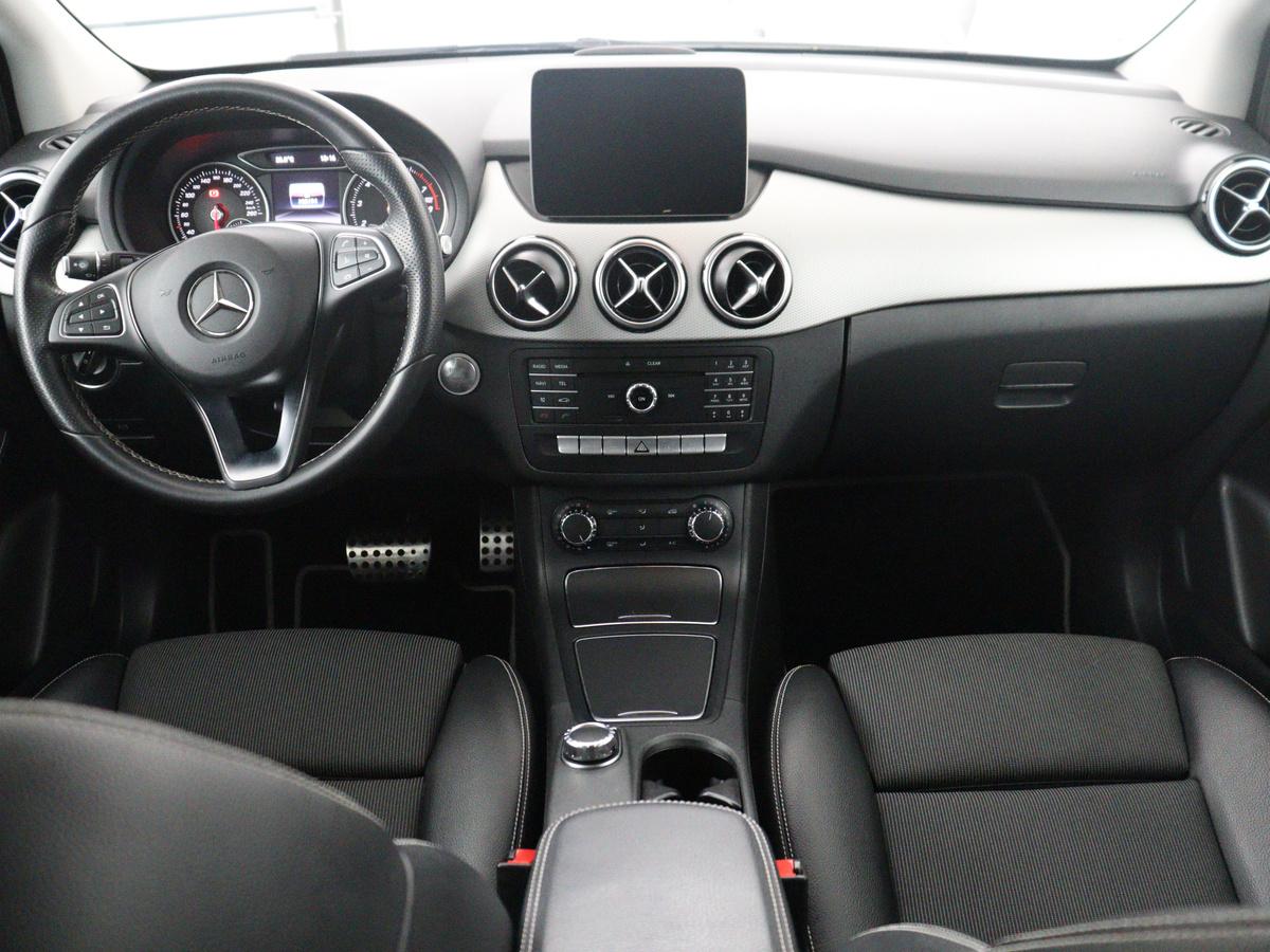 Mercedes-Benz B-Klasse Mercedes-Benz B-klasse 180 Ambition | Half leder | Cruise control | Navigatie |  Bluetooth | Airco | Camera | Park assist | Trekhaak