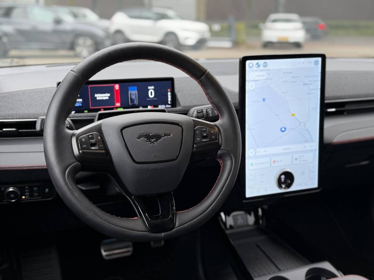 Ford Mustang Mach-E Ford Mustang Mach-E AWD 75 kWh SOH 93% ORIGINEEL NL AUTO MET NAP | B&O PREMIUM AUDIO | LEREN BEKLEDING | 360° CAMERA | ELEKTRISCHE STOELEN MET GEHEUGEN | TECHNOLOGY PACK | WINTERPAKKET | ADAPTIVE CRUISE CONTROL | DODEHOEKDETECTIE | FORD DEALER ONDERHOUDEN | ALL-IN PRIJS INCL. 12 MND BOVAG GARANTIE |