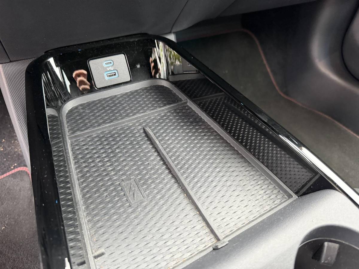Ford Mustang Mach-E Ford Mustang Mach-E AWD 75 kWh SOH 93% ORIGINEEL NL AUTO MET NAP | B&O PREMIUM AUDIO | LEREN BEKLEDING | 360° CAMERA | ELEKTRISCHE STOELEN MET GEHEUGEN | TECHNOLOGY PACK | WINTERPAKKET | ADAPTIVE CRUISE CONTROL | DODEHOEKDETECTIE | FORD DEALER ONDERHOUDEN | ALL-IN PRIJS INCL. 12 MND BOVAG GARANTIE |