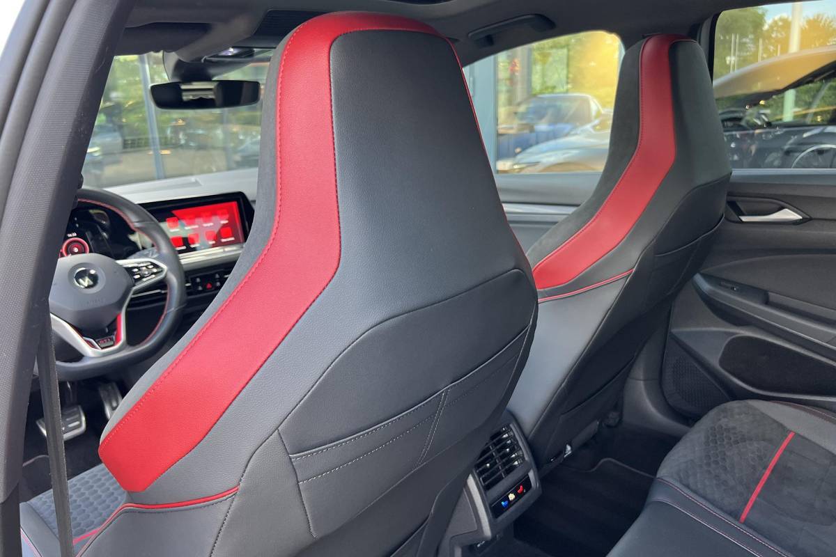 Volkswagen Golf Volkswagen Golf 2.0 TSI GTI CLUBSPORT/PANO//NURB/IQ-LIGHT