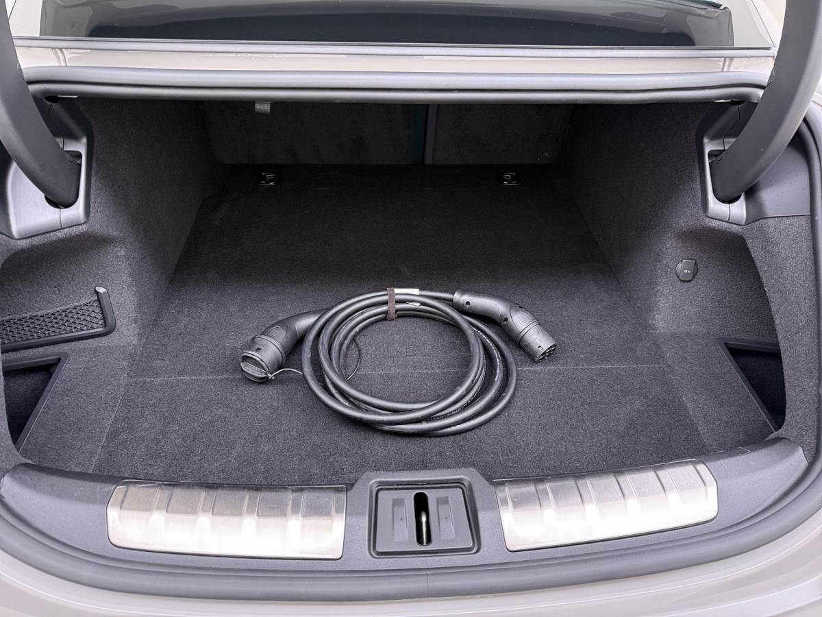 Porsche Taycan Porsche Taycan Turbo 93 kWh SOH 91% | SPORT CHRONO | HEAD-UP | CARBON PAKKET | ALCANTARA STOELEN + HEMEL | DUAL SCHERM | PSCB KERAMISCH GECOATE REMMEN | BURMESTER PREMIUM AUDIO | STOELVERWARMING + STUURWIELVERWARMING | STOELVENTILATIE | MEMORY SEATS | PORSCHE DEALER ONDERHOUDEN | 360° CAMERA | VERKEERT IN NIEUWSTAAT | ALL-IN PRIJS | 12 MAANDEN BOVAG GARANTIE
