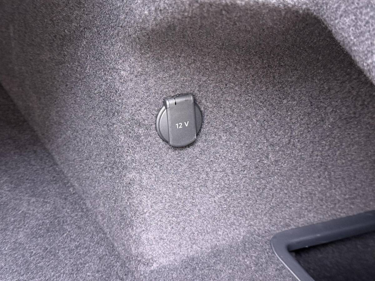 Porsche Taycan Porsche Taycan Turbo 93 kWh SOH 91% | SPORT CHRONO | HEAD-UP | CARBON PAKKET | ALCANTARA STOELEN + HEMEL | DUAL SCHERM | PSCB KERAMISCH GECOATE REMMEN | BURMESTER PREMIUM AUDIO | STOELVERWARMING + STUURWIELVERWARMING | STOELVENTILATIE | MEMORY SEATS | PORSCHE DEALER ONDERHOUDEN | 360° CAMERA | VERKEERT IN NIEUWSTAAT | ALL-IN PRIJS | 12 MAANDEN BOVAG GARANTIE