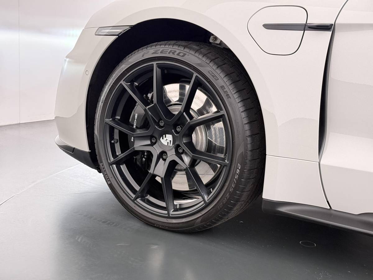 Porsche Taycan Porsche Taycan Turbo 93 kWh SOH 91% | SPORT CHRONO | HEAD-UP | CARBON PAKKET | ALCANTARA STOELEN + HEMEL | DUAL SCHERM | PSCB KERAMISCH GECOATE REMMEN | BURMESTER PREMIUM AUDIO | STOELVERWARMING + STUURWIELVERWARMING | STOELVENTILATIE | MEMORY SEATS | PORSCHE DEALER ONDERHOUDEN | 360° CAMERA | VERKEERT IN NIEUWSTAAT | ALL-IN PRIJS | 12 MAANDEN BOVAG GARANTIE