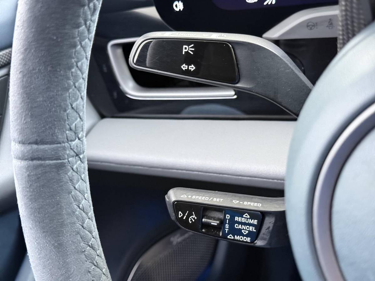 Porsche Taycan Porsche Taycan Turbo 93 kWh SOH 91% | SPORT CHRONO | HEAD-UP | CARBON PAKKET | ALCANTARA STOELEN + HEMEL | DUAL SCHERM | PSCB KERAMISCH GECOATE REMMEN | BURMESTER PREMIUM AUDIO | STOELVERWARMING + STUURWIELVERWARMING | STOELVENTILATIE | MEMORY SEATS | PORSCHE DEALER ONDERHOUDEN | 360° CAMERA | VERKEERT IN NIEUWSTAAT | ALL-IN PRIJS | 12 MAANDEN BOVAG GARANTIE