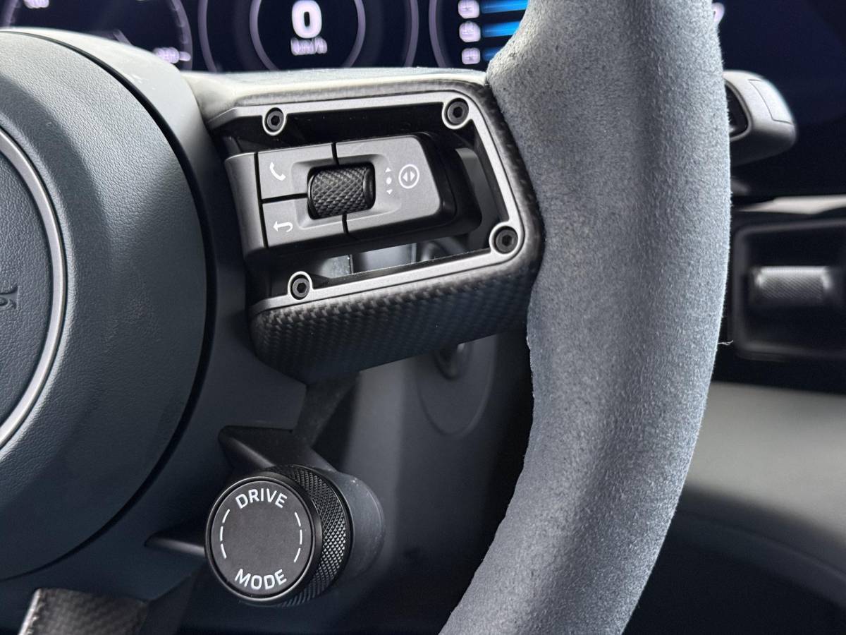 Porsche Taycan Porsche Taycan Turbo 93 kWh SOH 91% | SPORT CHRONO | HEAD-UP | CARBON PAKKET | ALCANTARA STOELEN + HEMEL | DUAL SCHERM | PSCB KERAMISCH GECOATE REMMEN | BURMESTER PREMIUM AUDIO | STOELVERWARMING + STUURWIELVERWARMING | STOELVENTILATIE | MEMORY SEATS | PORSCHE DEALER ONDERHOUDEN | 360° CAMERA | VERKEERT IN NIEUWSTAAT | ALL-IN PRIJS | 12 MAANDEN BOVAG GARANTIE