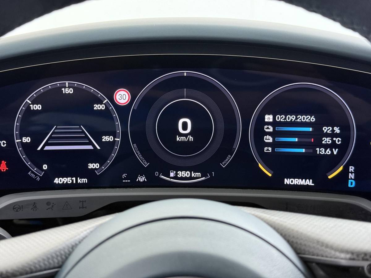 Porsche Taycan Porsche Taycan Turbo 93 kWh SOH 91% | SPORT CHRONO | HEAD-UP | CARBON PAKKET | ALCANTARA STOELEN + HEMEL | DUAL SCHERM | PSCB KERAMISCH GECOATE REMMEN | BURMESTER PREMIUM AUDIO | STOELVERWARMING + STUURWIELVERWARMING | STOELVENTILATIE | MEMORY SEATS | PORSCHE DEALER ONDERHOUDEN | 360° CAMERA | VERKEERT IN NIEUWSTAAT | ALL-IN PRIJS | 12 MAANDEN BOVAG GARANTIE
