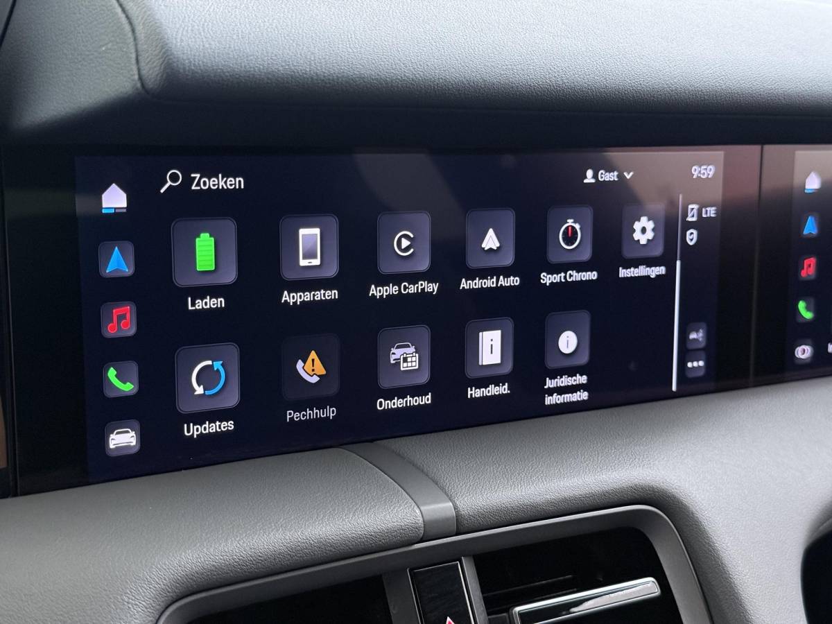 Porsche Taycan Porsche Taycan Turbo 93 kWh SOH 91% | SPORT CHRONO | HEAD-UP | CARBON PAKKET | ALCANTARA STOELEN + HEMEL | DUAL SCHERM | PSCB KERAMISCH GECOATE REMMEN | BURMESTER PREMIUM AUDIO | STOELVERWARMING + STUURWIELVERWARMING | STOELVENTILATIE | MEMORY SEATS | PORSCHE DEALER ONDERHOUDEN | 360° CAMERA | VERKEERT IN NIEUWSTAAT | ALL-IN PRIJS | 12 MAANDEN BOVAG GARANTIE