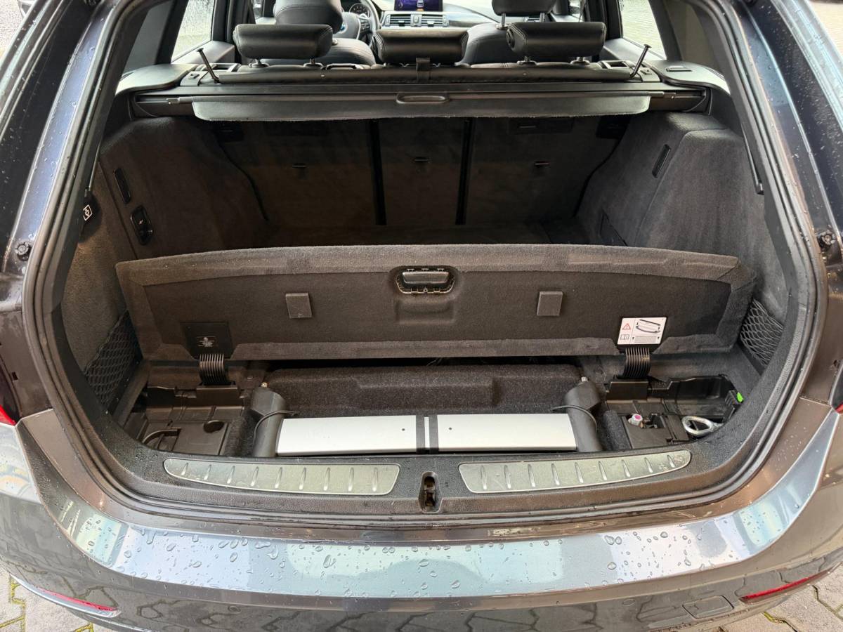 BMW 3 Serie BMW 3-serie Touring 328i High Executive Panoramadak sportstoelen 245 PK