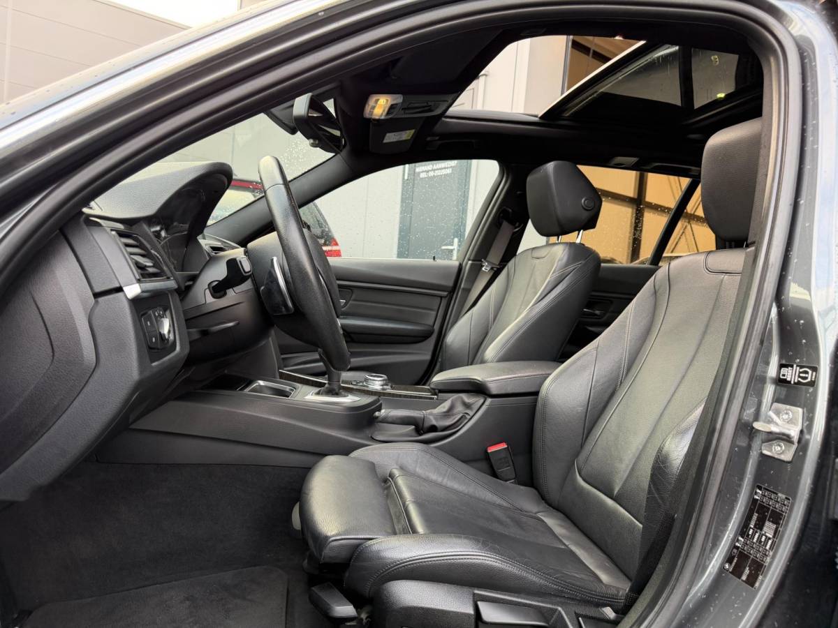 BMW 3 Serie BMW 3-serie Touring 328i High Executive Panoramadak sportstoelen 245 PK