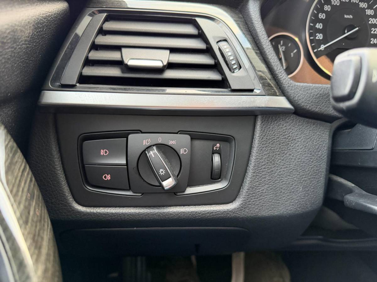 BMW 3 Serie BMW 3-serie Touring 328i High Executive Panoramadak sportstoelen 245 PK