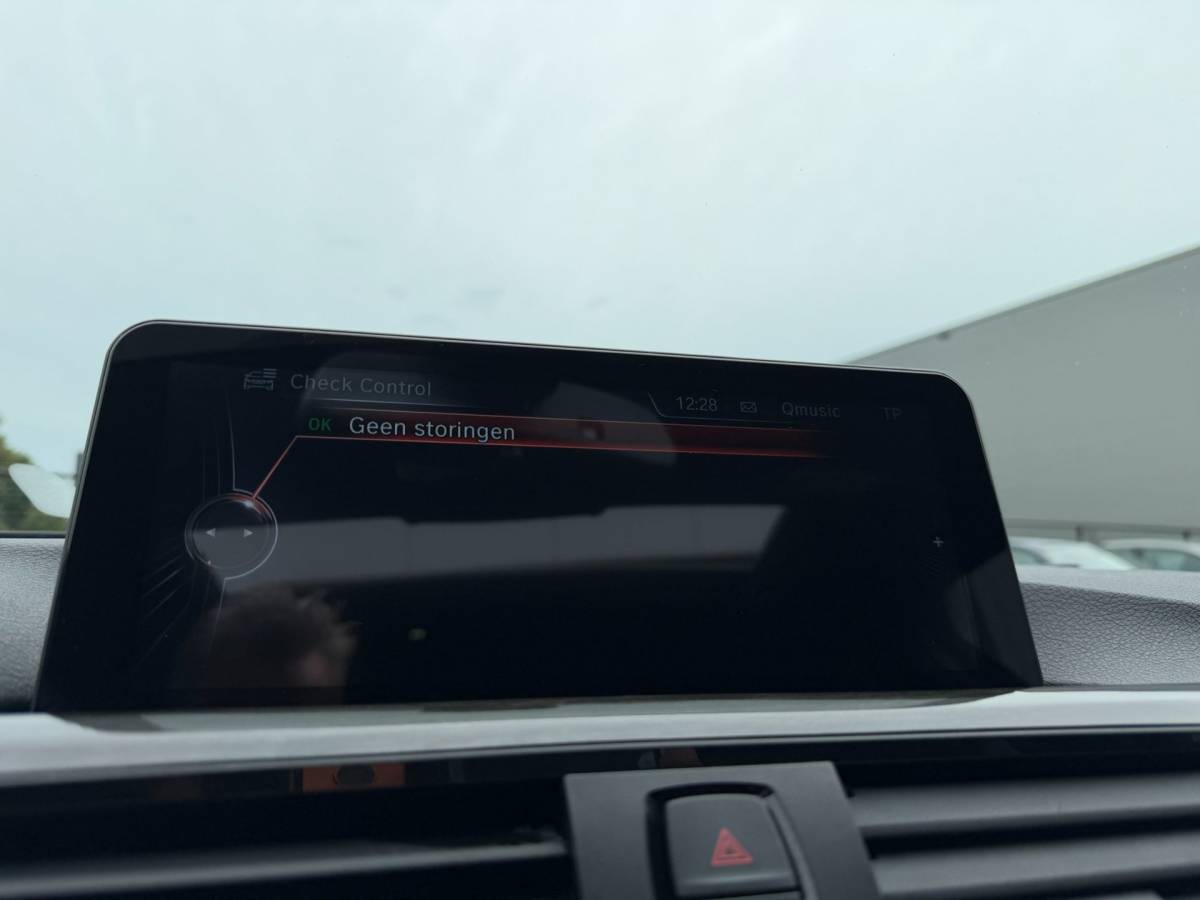 BMW 3 Serie BMW 3-serie Touring 328i High Executive Panoramadak sportstoelen 245 PK