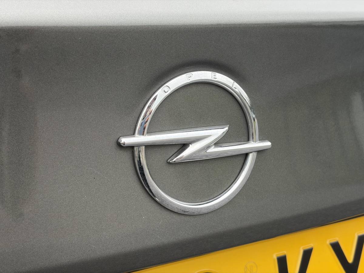 Opel Astra Opel Astra Sports Tourer 1.2 Elegance ✓131pk✓2e Eigenaar✓Camera✓Carplay✓6 Bak✓Stoelverw✓Stuurverw✓Pdc V+A✓Recent beurt gehad✓Clima✓Cruise✓Halfleder✓Keyless✓N.A.P✓Lm velgen✓Rijstrooksensor✓Apk tot 09-2028