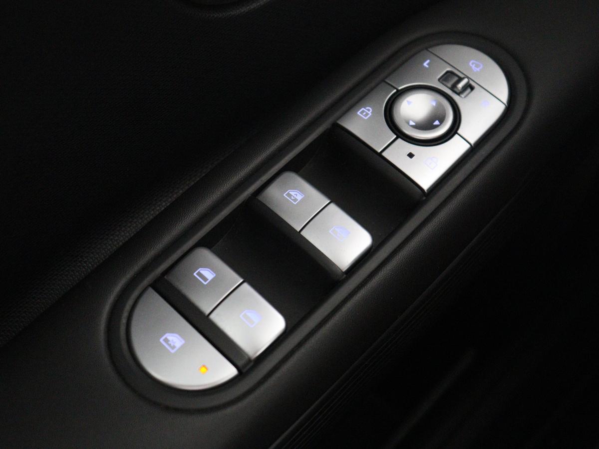Hyundai IONIQ 5 Hyundai IONIQ 5 Connect+ 77.4 kWh | SOH 95,1% | Half leder | Adaptive cruise | 360 camera | Park assist | Stuur/stoelverwarming | Carplay | Climate control | Elektrische achterklep