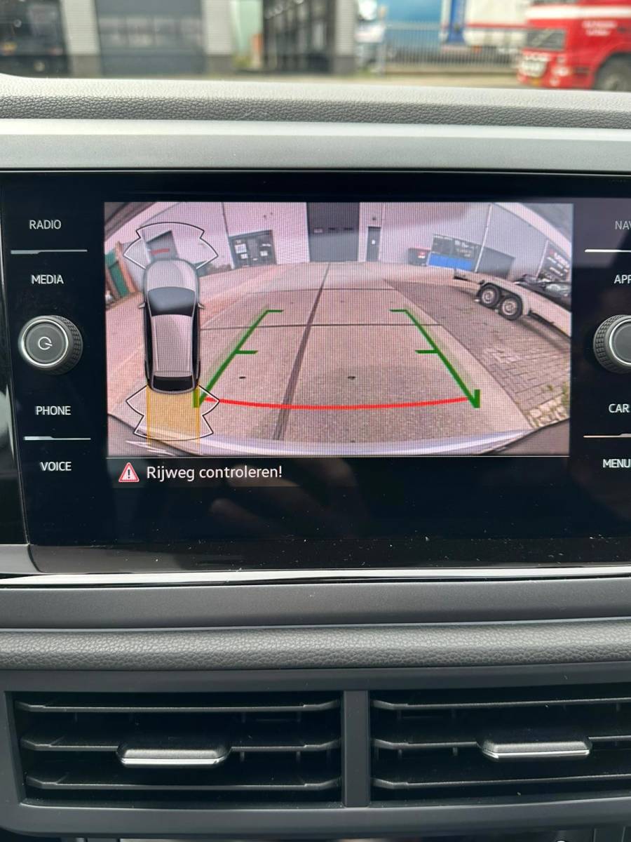 Volkswagen Taigo Volkswagen Taigo 1.5 TSI 3X R-Line Business IQ-Lights Panoramadak! Stoelverwarm! 150PK! Dealer onderh!