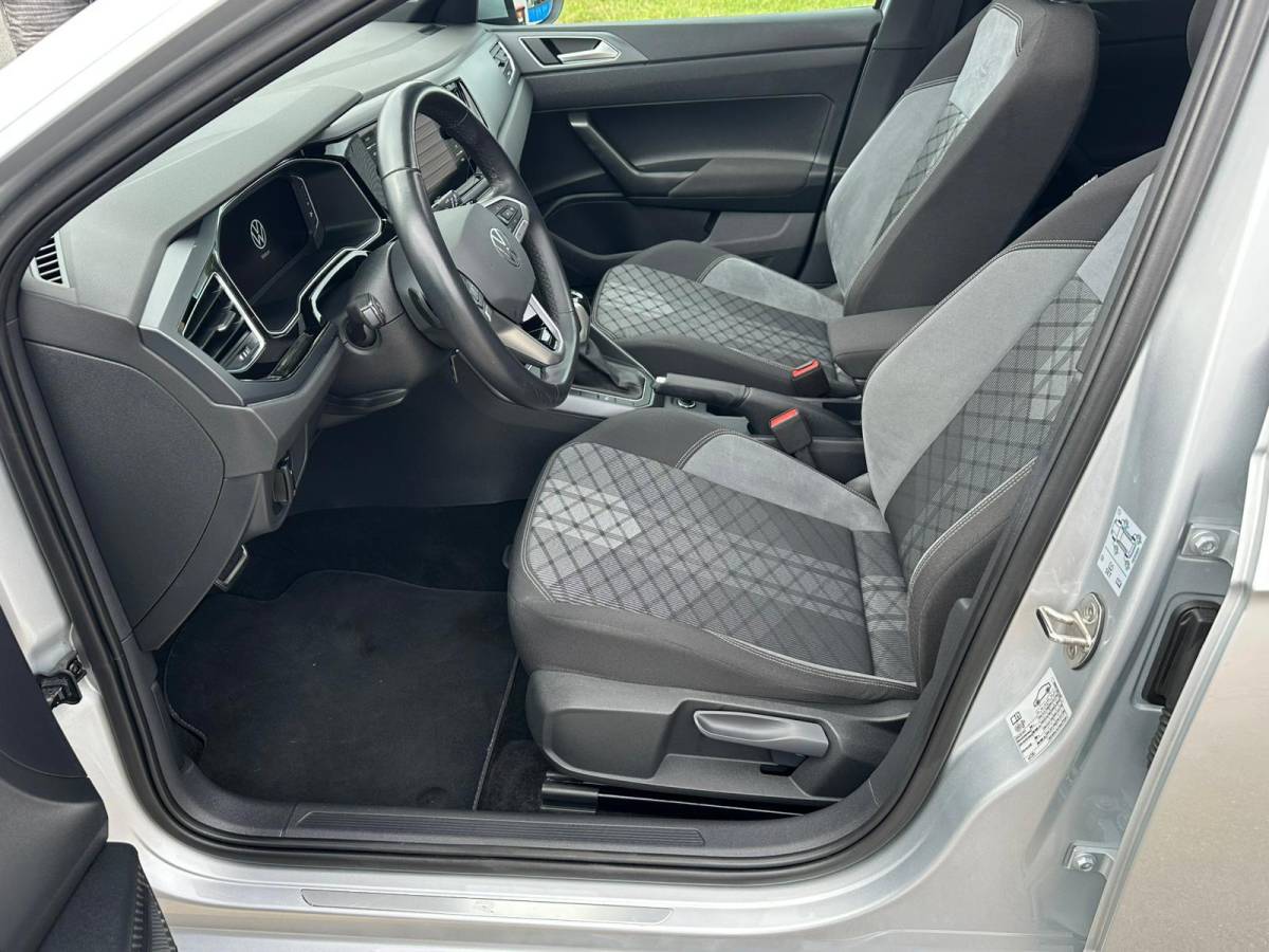 Volkswagen Taigo Volkswagen Taigo 1.5 TSI 3X R-Line Business IQ-Lights Panoramadak! Stoelverwarm! 150PK! Dealer onderh!
