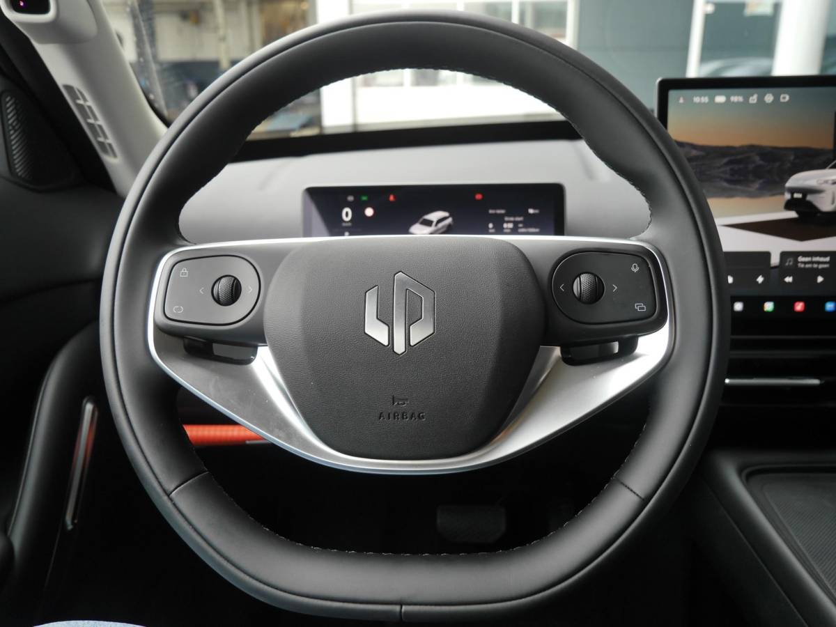 Leapmotor B03X Leapmotor B03X ProMax Design 53 kWh | Binnenkort leverbaar in deze kleur | Hoge zit | Carplay | Camera | Navigatie | 18inch velgen | Parkeersensoren | LED Lampen |