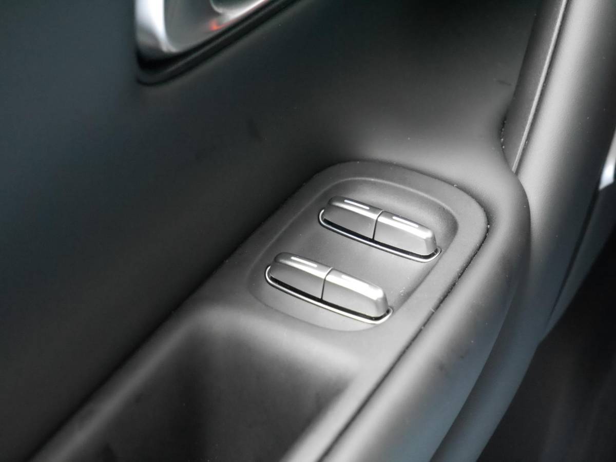 Leapmotor B03X Leapmotor B03X ProMax Design 53 kWh | Binnenkort leverbaar in deze kleur | Hoge zit | Carplay | Camera | Navigatie | 18inch velgen | Parkeersensoren | LED Lampen |
