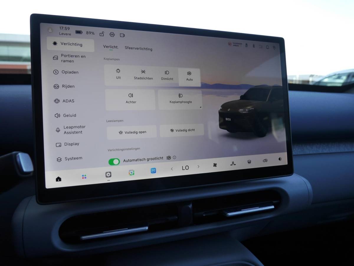Leapmotor B03X Leapmotor B03X ProMax Design 53 kWh | Binnenkort leverbaar in deze kleur | Hoge zit | Carplay | Camera | Navigatie | 18inch velgen | Parkeersensoren | LED Lampen |