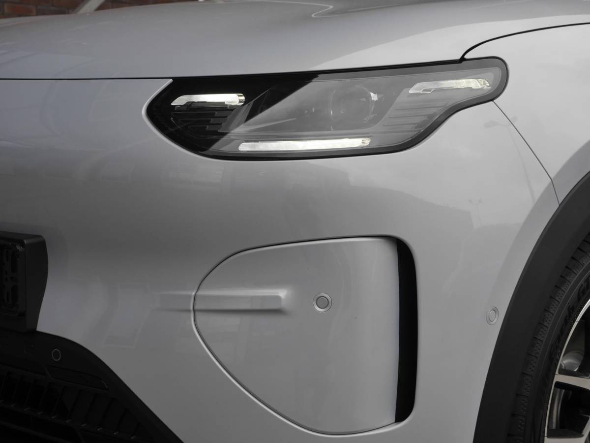 Leapmotor B03X Leapmotor B03X ProMax Design 53 kWh | Binnenkort leverbaar in deze kleur | Hoge zit | Carplay | Camera | Navigatie | 18inch velgen | Parkeersensoren | LED Lampen |