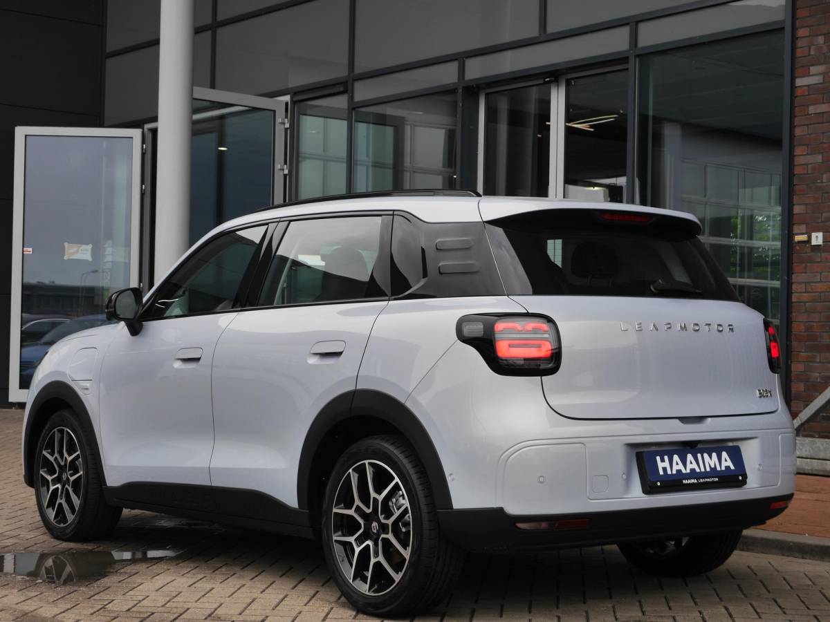 Leapmotor B03X Leapmotor B03X ProMax Design 53 kWh | Binnenkort leverbaar in deze kleur | Hoge zit | Carplay | Camera | Navigatie | 18inch velgen | Parkeersensoren | LED Lampen |