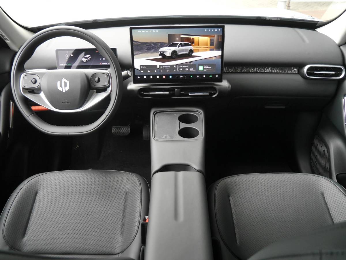 Leapmotor B03X Leapmotor B03X ProMax Design 53 kWh | Binnenkort leverbaar in deze kleur | Hoge zit | Carplay | Camera | Navigatie | 18inch velgen | Parkeersensoren | LED Lampen |