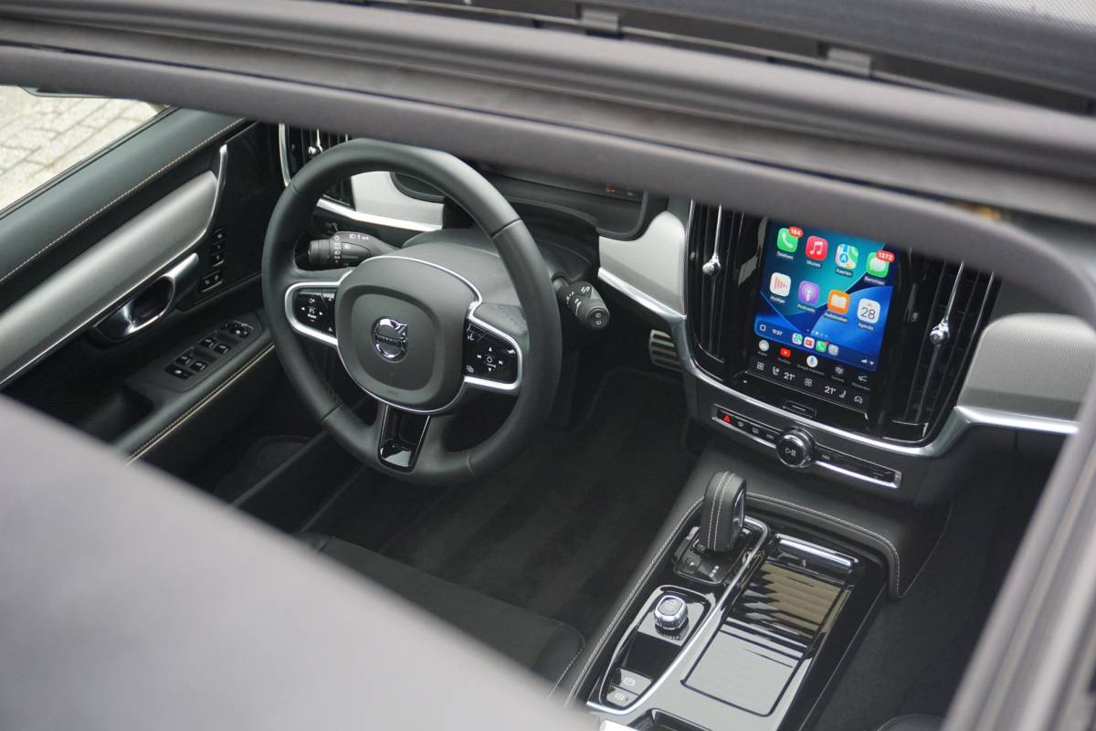 Volvo V90 Volvo V90 2.0 T6 AWD R-Design | Ultra Dark | Pano | trekhaak | ACC