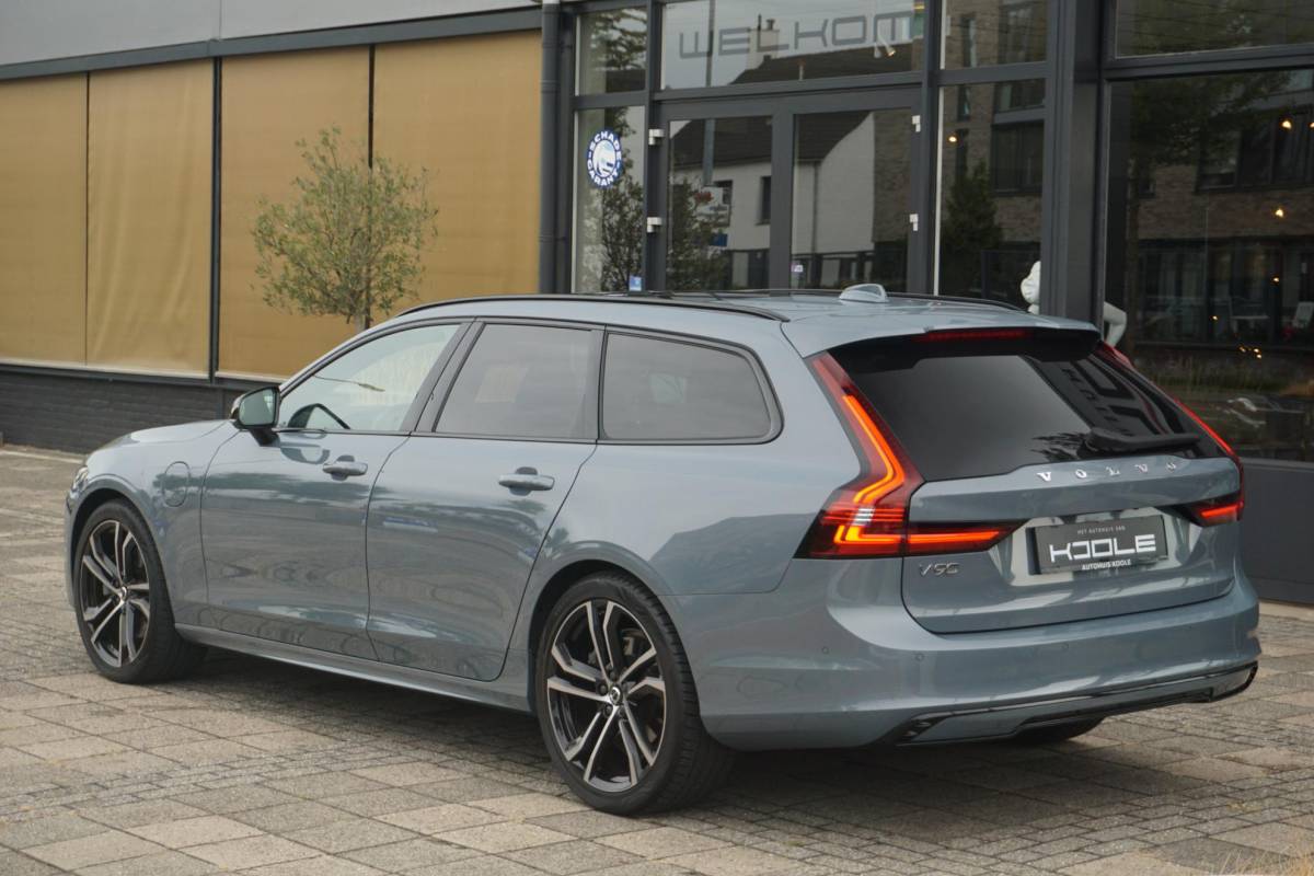Volvo V90 Volvo V90 2.0 T6 AWD R-Design | Ultra Dark | Pano | trekhaak | ACC