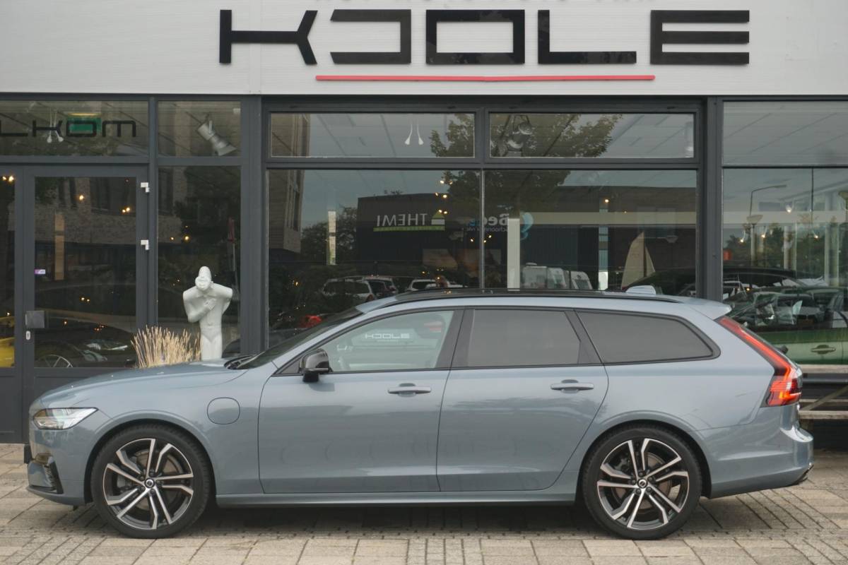 Volvo V90 Volvo V90 2.0 T6 AWD R-Design | Ultra Dark | Pano | trekhaak | ACC