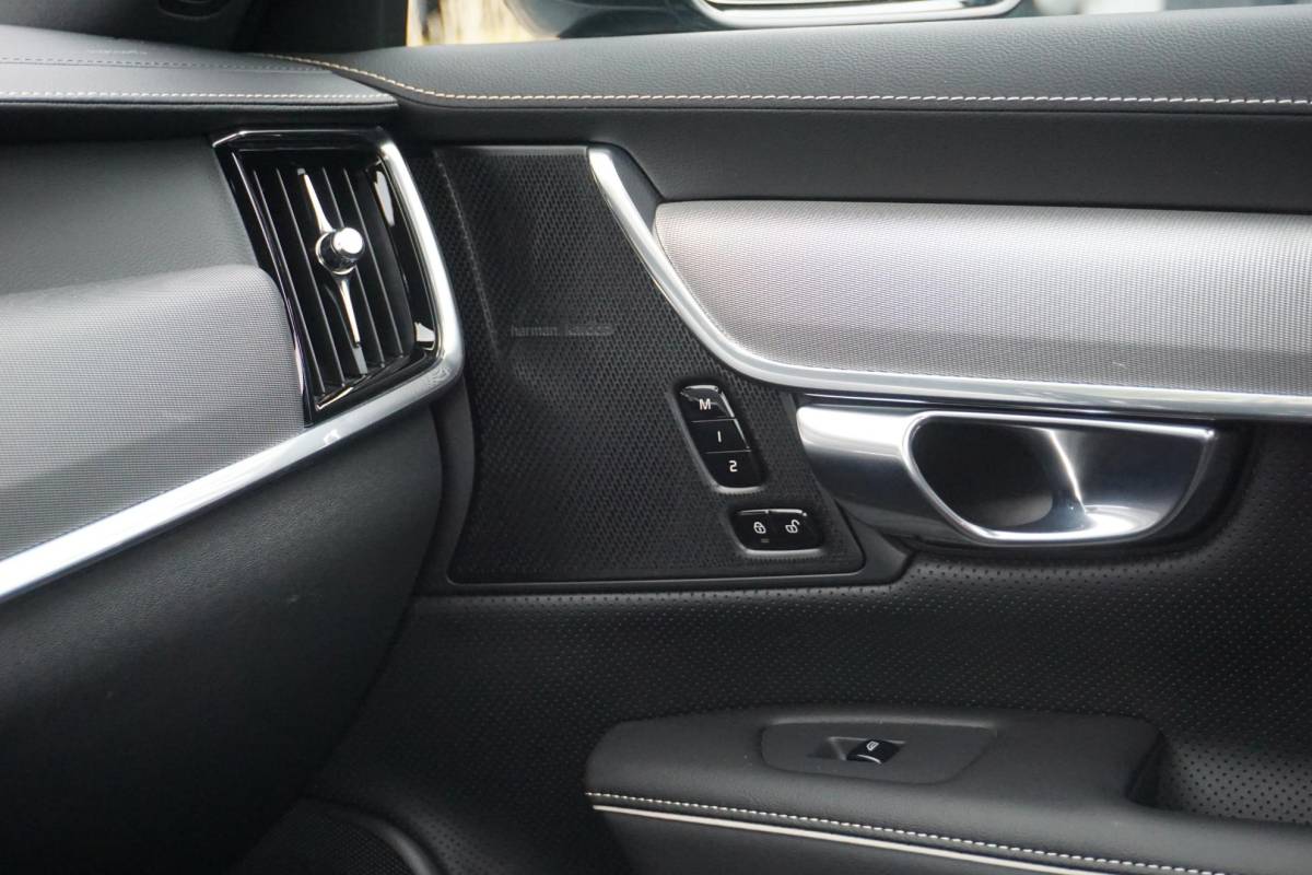 Volvo V90 Volvo V90 2.0 T6 AWD R-Design | Ultra Dark | Pano | trekhaak | ACC