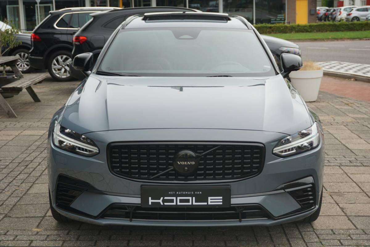 Volvo V90 Volvo V90 2.0 T6 AWD R-Design | Ultra Dark | Pano | trekhaak | ACC