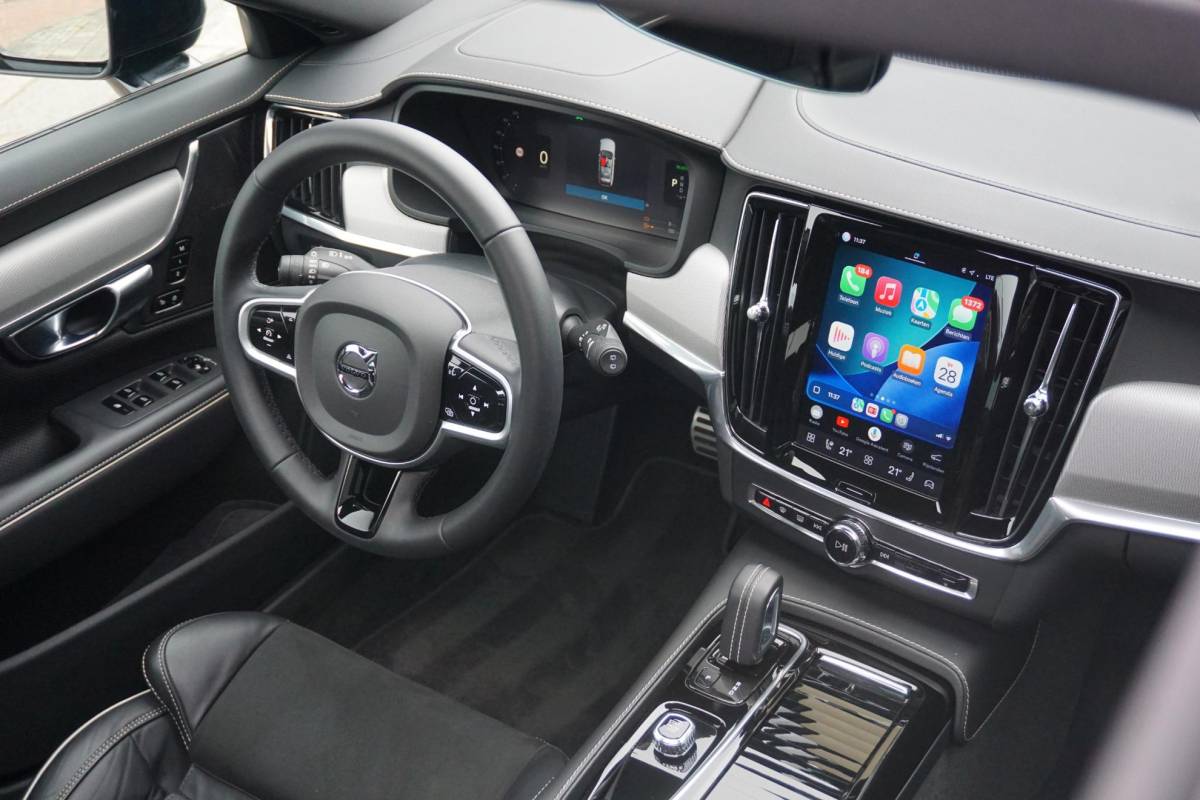 Volvo V90 Volvo V90 2.0 T6 AWD R-Design | Ultra Dark | Pano | trekhaak | ACC
