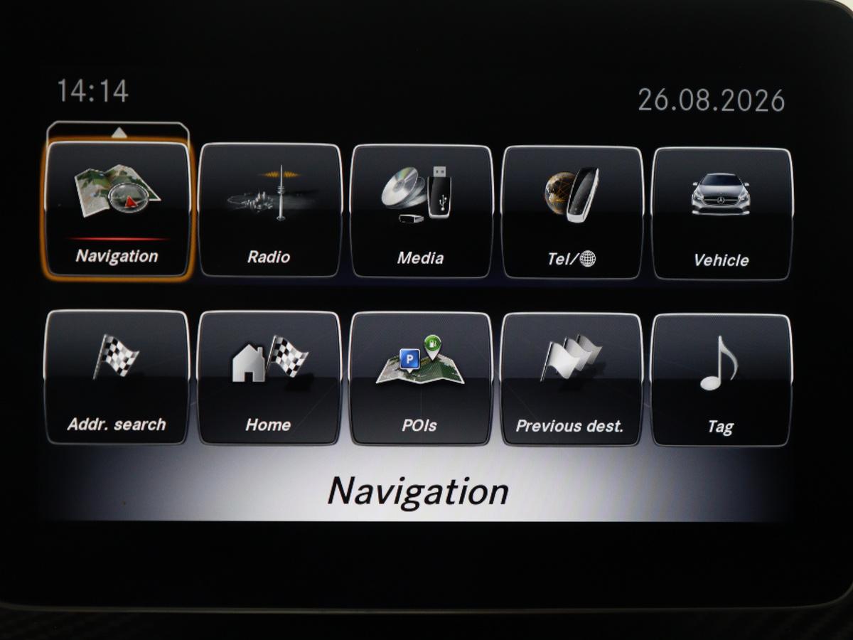 Mercedes-Benz A-Klasse Mercedes-Benz A-klasse 180 Business Solution AMG | Leder/alcantara | Stoelverwarming | Cruise control | Navigatie | Bluetooth | Camera | Park assist | Trekhaak