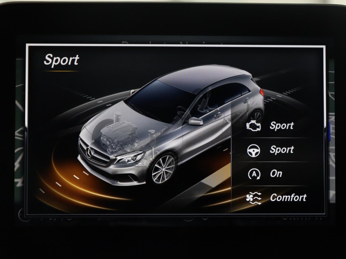 Mercedes-Benz A-Klasse Mercedes-Benz A-klasse 180 Business Solution AMG | Leder/alcantara | Stoelverwarming | Cruise control | Navigatie | Bluetooth | Camera | Park assist | Trekhaak