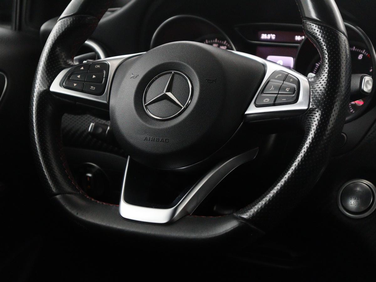 Mercedes-Benz A-Klasse Mercedes-Benz A-klasse 180 Business Solution AMG | Leder/alcantara | Stoelverwarming | Cruise control | Navigatie | Bluetooth | Camera | Park assist | Trekhaak