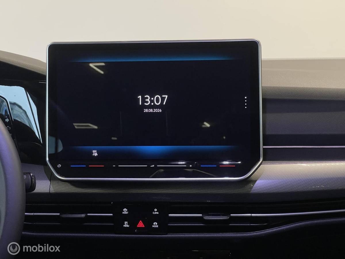Volkswagen Golf Volkswagen Golf Style eHybrid | Pano | Head-Up | Massage | Trekhaak | Fabrieksgarantie 2030