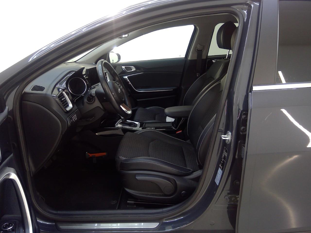 Kia XCeed Kia XCeed 1.6 GDi PHEV DynamicPlusLine | Trekhaak | Apple Carplay/Android Auto | Cruise control ad | Navigatie | Led