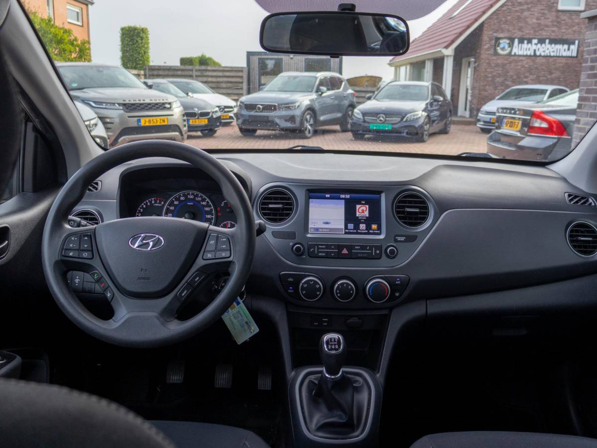 Hyundai i10 Hyundai i10 1.0i Comfort Pano Airco Apple CarPlay