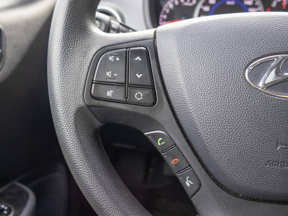 Hyundai i10 Hyundai i10 1.0i Comfort Pano Airco Apple CarPlay