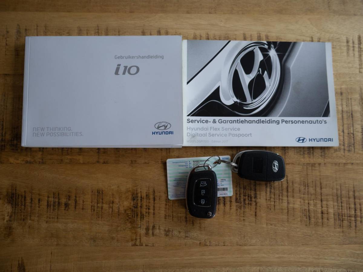 Hyundai i10 Hyundai i10 1.0i Comfort Pano Airco Apple CarPlay