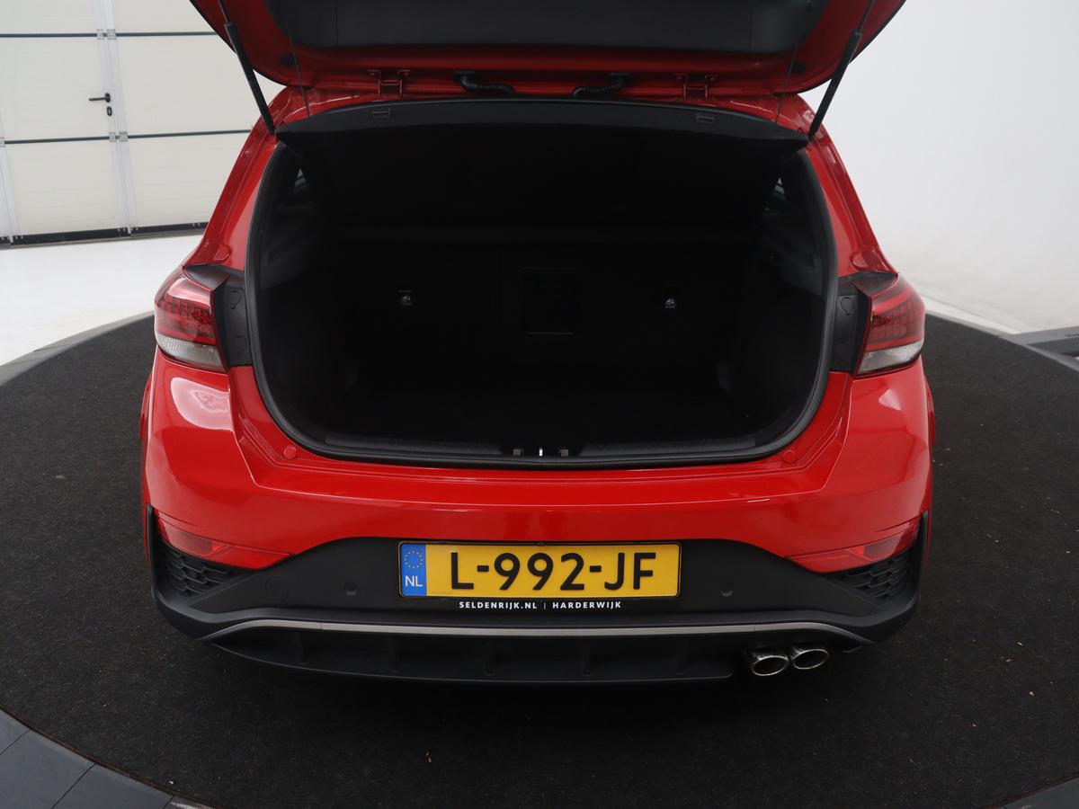 Hyundai i30 Hyundai i30 1.5 T-GDi MHEV N Line | Leder/alcantara | Memory | Adaptive cruise | Dodehoek detectie | Stoelverwarming | Navigatie | Carplay | Climate control | Camera | Park assist