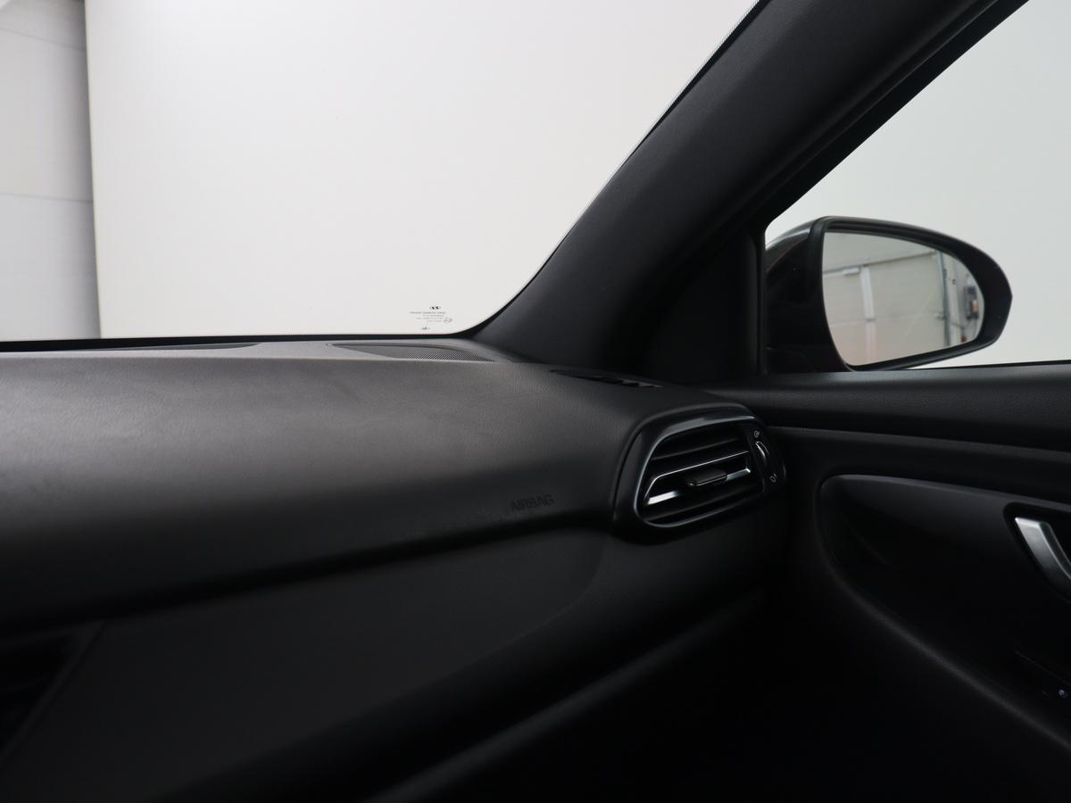 Hyundai i30 Hyundai i30 1.5 T-GDi MHEV N Line | Leder/alcantara | Memory | Adaptive cruise | Dodehoek detectie | Stoelverwarming | Navigatie | Carplay | Climate control | Camera | Park assist