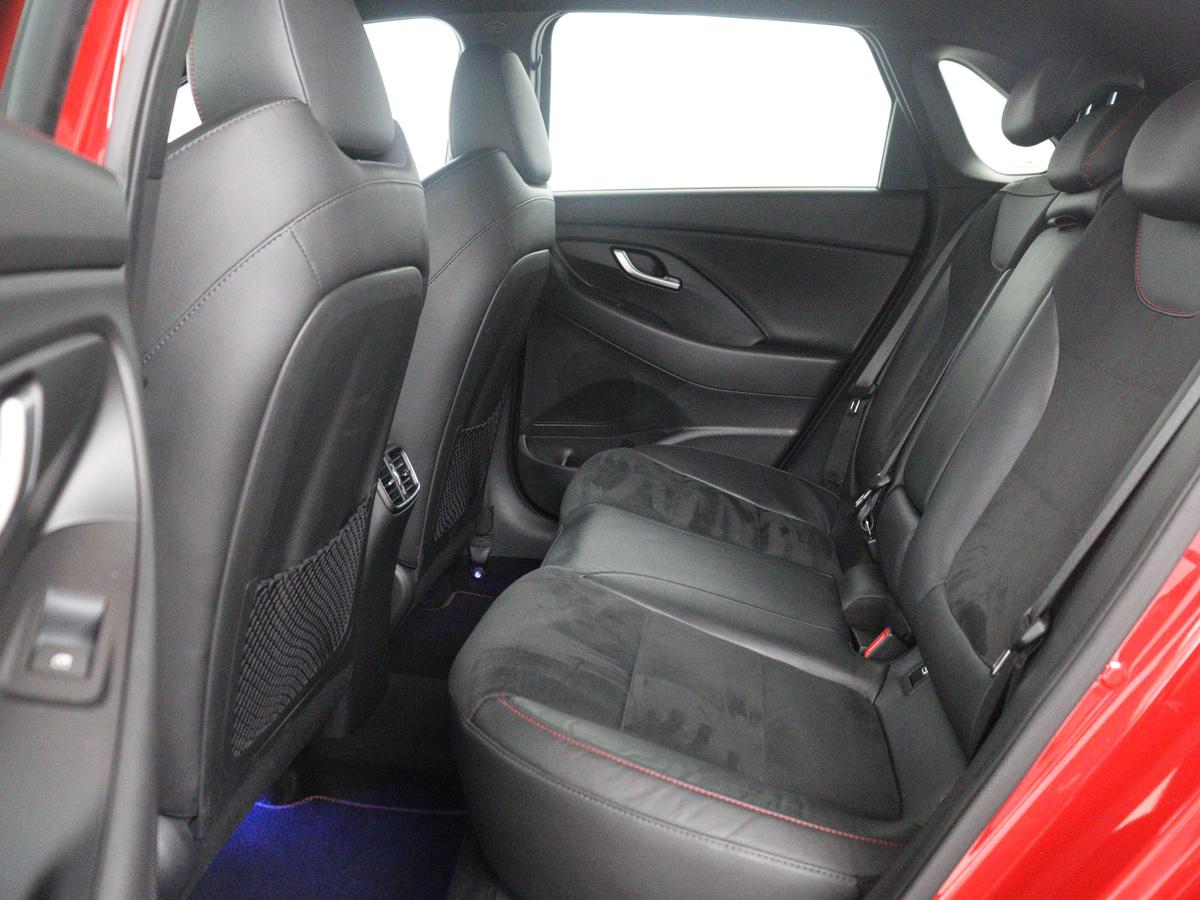 Hyundai i30 Hyundai i30 1.5 T-GDi MHEV N Line | Leder/alcantara | Memory | Adaptive cruise | Dodehoek detectie | Stoelverwarming | Navigatie | Carplay | Climate control | Camera | Park assist