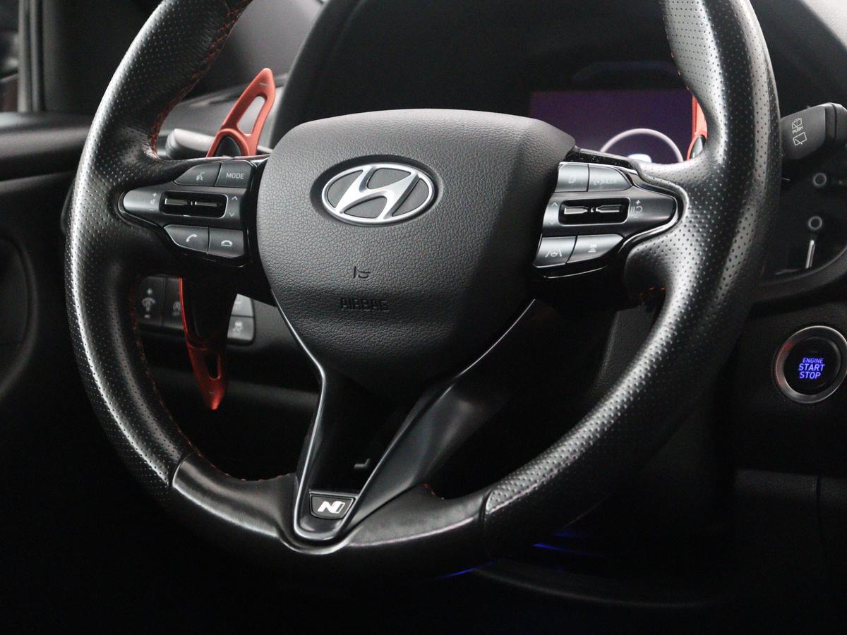 Hyundai i30 Hyundai i30 1.5 T-GDi MHEV N Line | Leder/alcantara | Memory | Adaptive cruise | Dodehoek detectie | Stoelverwarming | Navigatie | Carplay | Climate control | Camera | Park assist