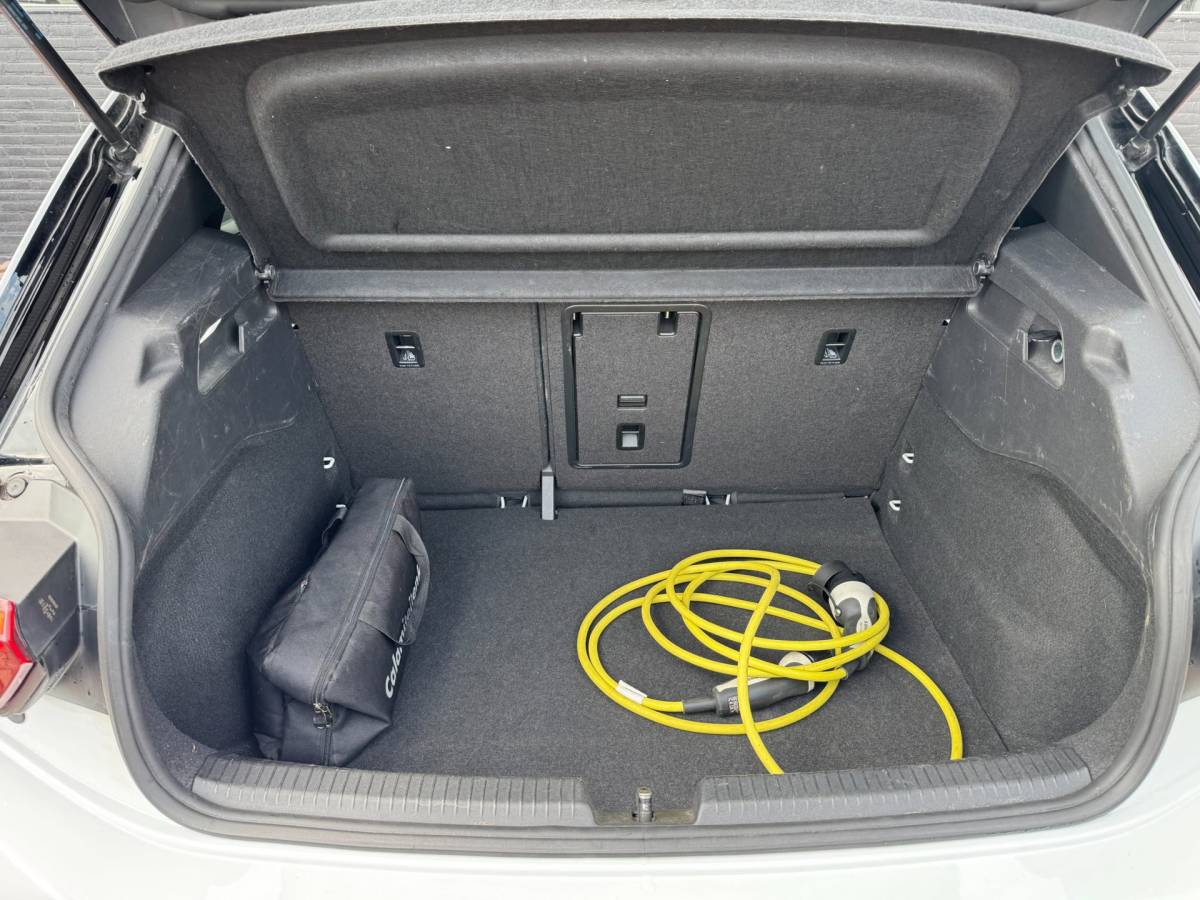 Volkswagen ID.3 Volkswagen ID.3 First Plus 58 kWh **CARPLAY + KEYLESS + CAMERA**